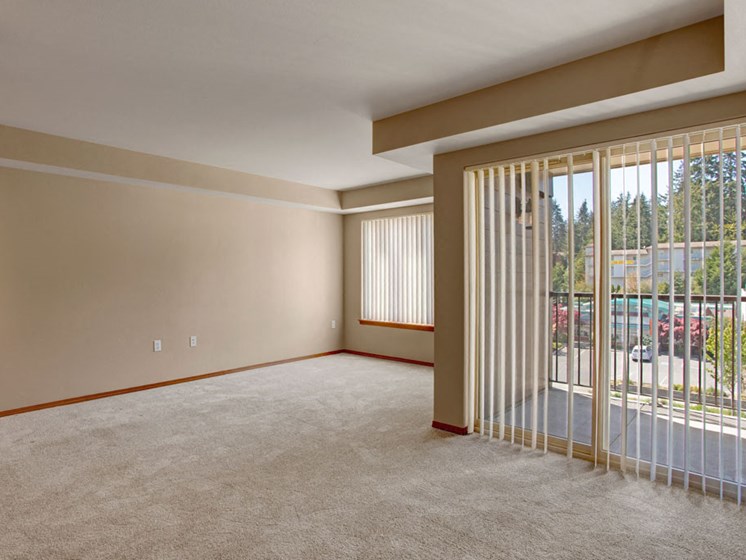 Empty Living Room | Apartments in Shoreline WA | Echo Lake